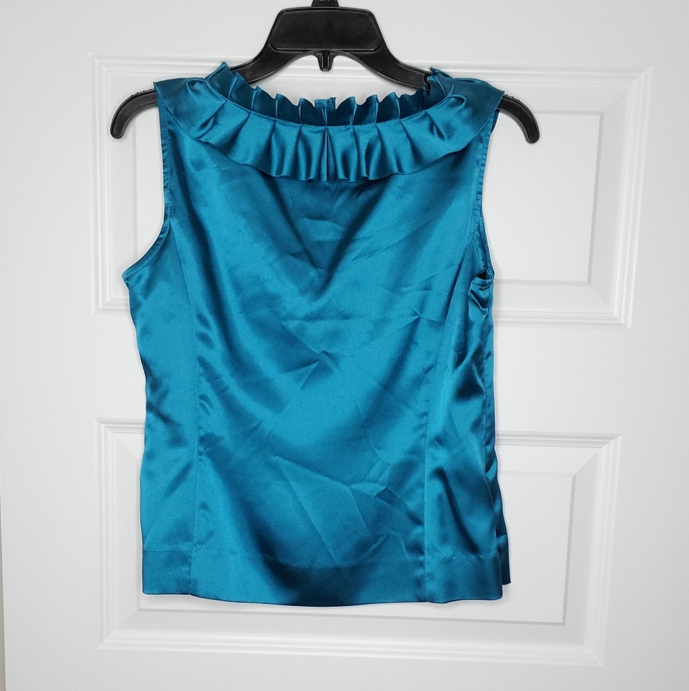Sleeves, v-neck blouse